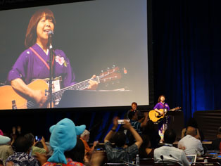 WCC in Hawaii報告2「授賞式」で「まあるいいのち」と「We Love You Planet！～ひびけ！惑星に。」をみんなで歌いました。